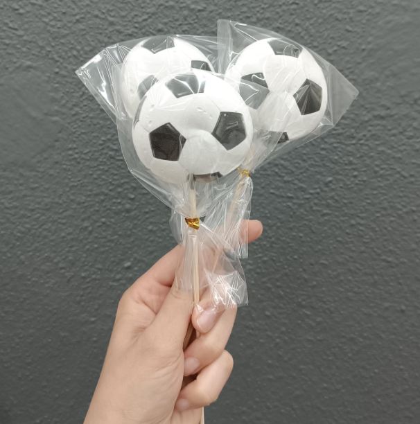 Изображение Безе на палочке Мяч